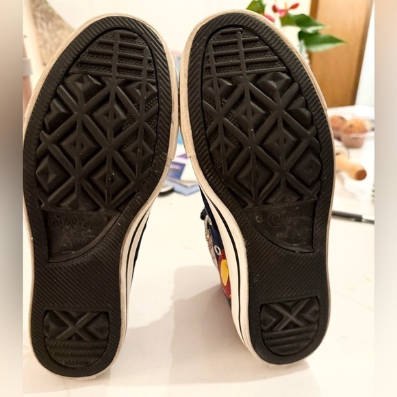 Converse DC Chuck Taylor’s Superman Kids High-Top Sneakers - Black and Red 5 - Picture 4 of 4